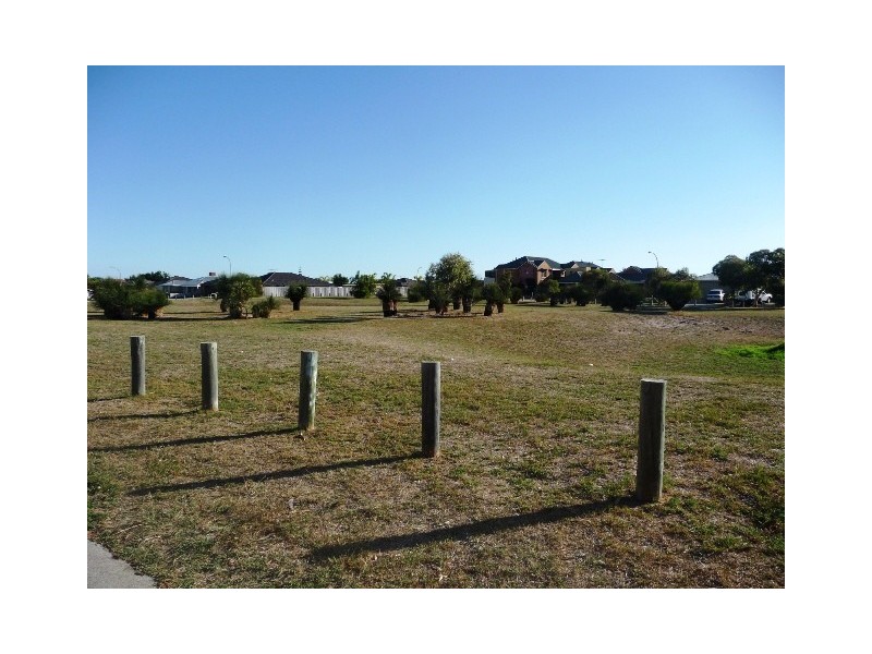 5 Clipperton Court, Waikiki WA 6169