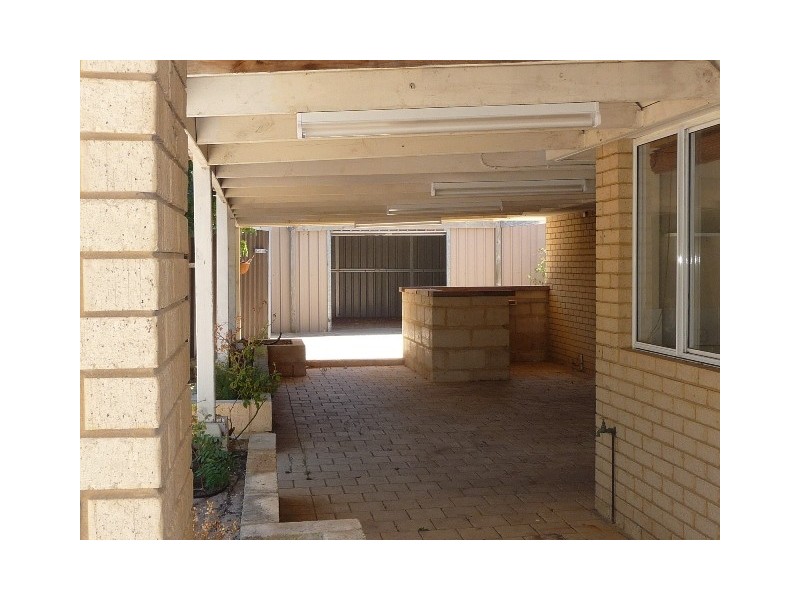 18 Coronata Drive, Warnbro WA 6169