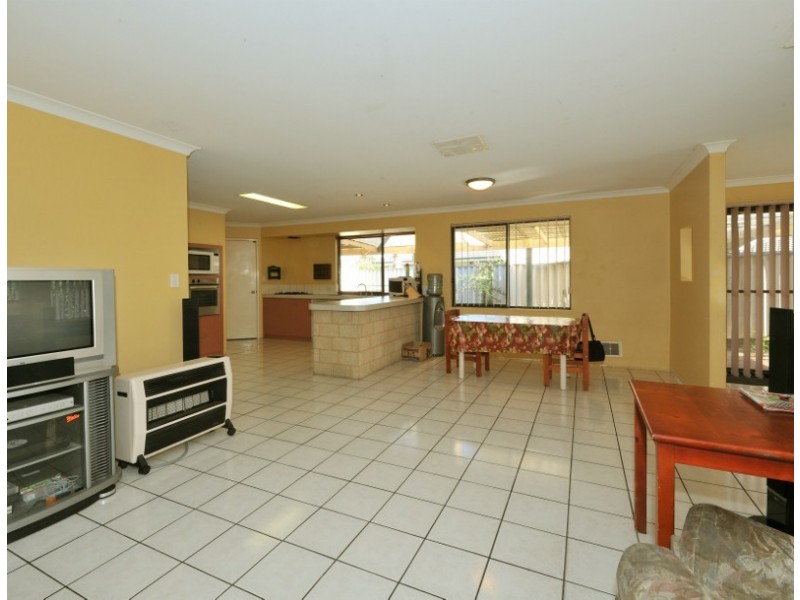 22 Menora Loop, Warnbro WA 6169