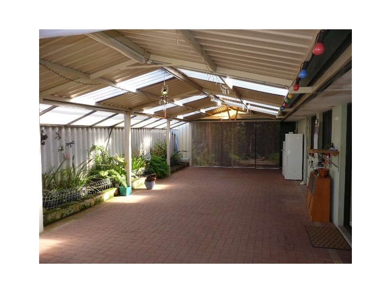 17 Grampian Court, Cooloongup WA 6168