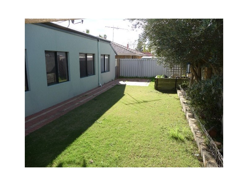 17 Grampian Court, Cooloongup WA 6168