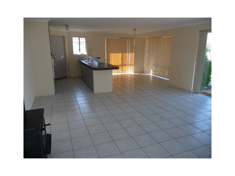 292 Grand Ocean Blvd, Port Kennedy WA 6172