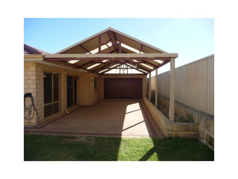 4 Hortonia Avenue, Secret Harbour WA 6173