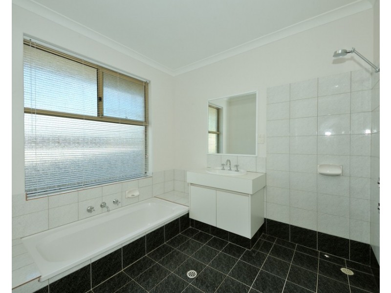 3 Cessford Close, Leda WA 6170