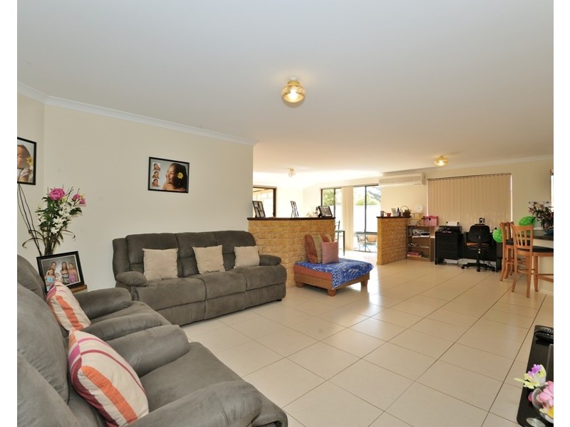 34 Moorburg Loop, Port Kennedy WA 6172