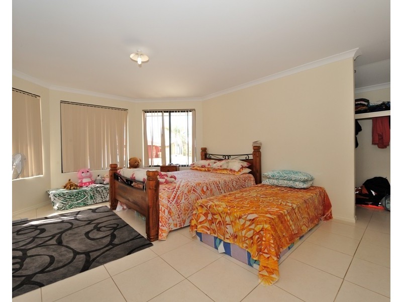 34 Moorburg Loop, Port Kennedy WA 6172