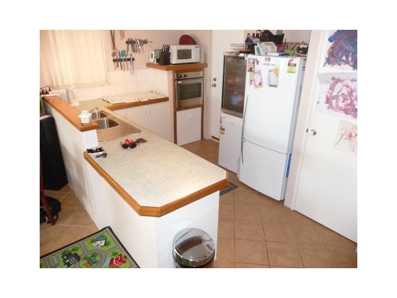 16 Silkhurst Crescent, Warnbro WA 6169