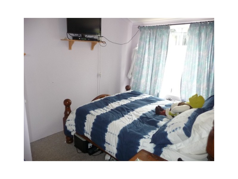 16 Silkhurst Crescent, Warnbro WA 6169