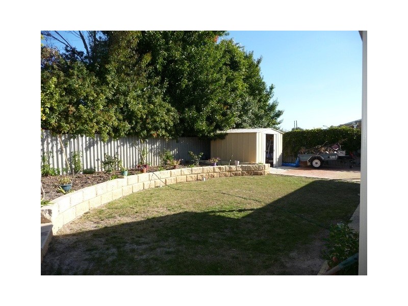 5 Yarle Court, Cooloongup WA 6168