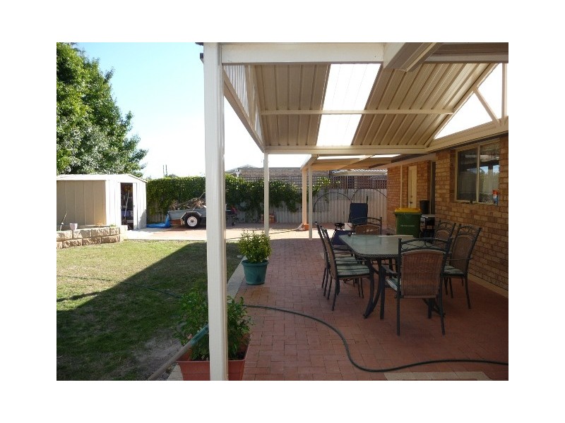 5 Yarle Court, Cooloongup WA 6168