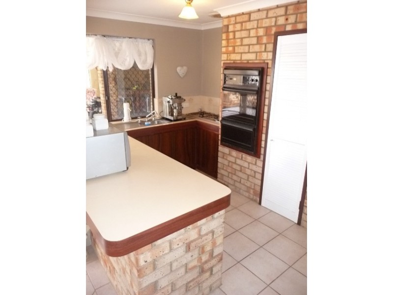 16 Noreena Avenue, Golden Bay WA 6174