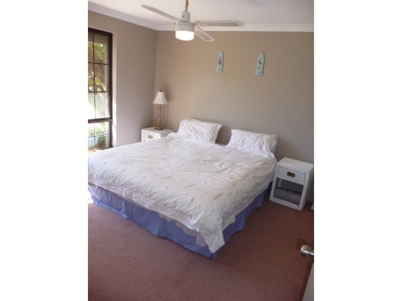 16 Noreena Avenue, Golden Bay WA 6174