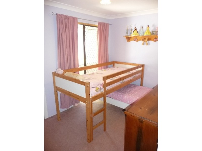 16 Noreena Avenue, Golden Bay WA 6174