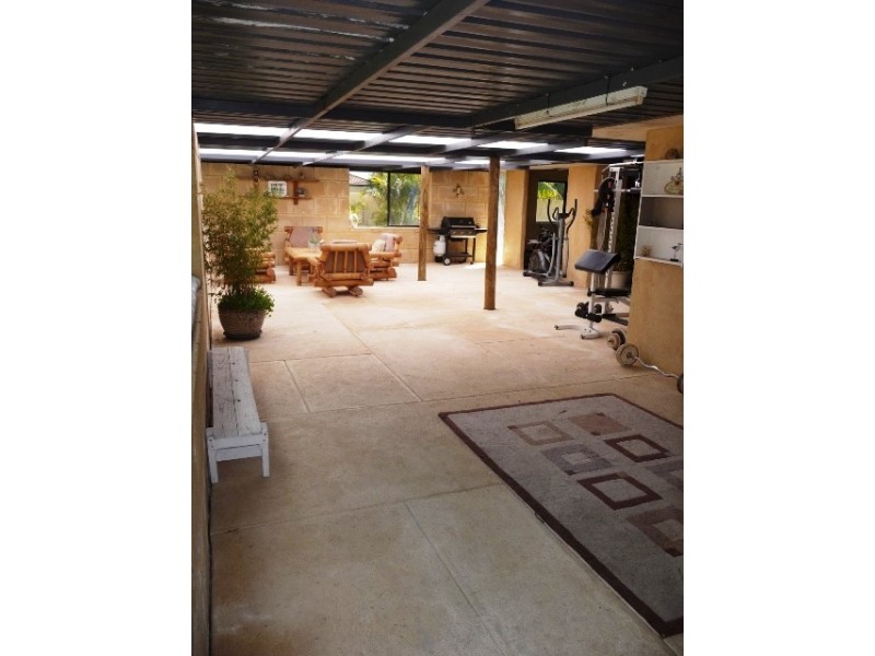 16 Noreena Avenue, Golden Bay WA 6174