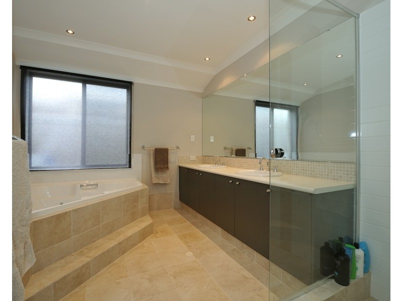 8 Epsilon Drive, Rockingham WA 6168