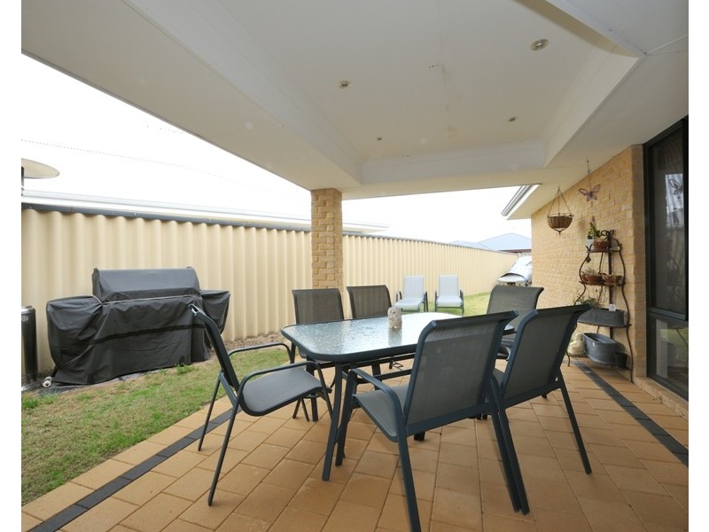 8 Epsilon Drive, Rockingham WA 6168