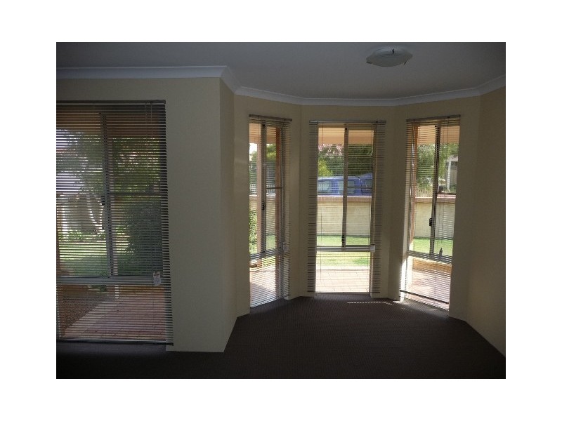 16 Primus Place, Warnbro WA 6169