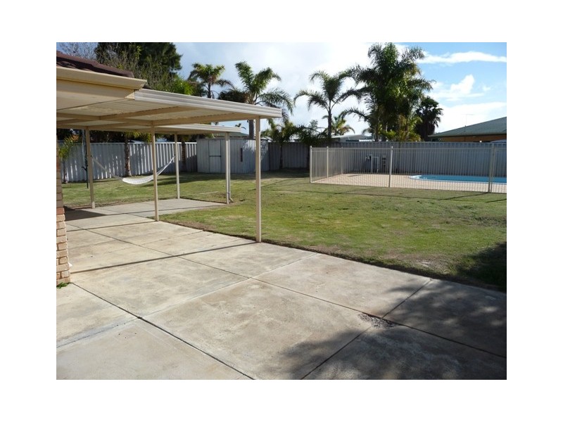 28 Endeavour Drive, Port Kennedy WA 6172