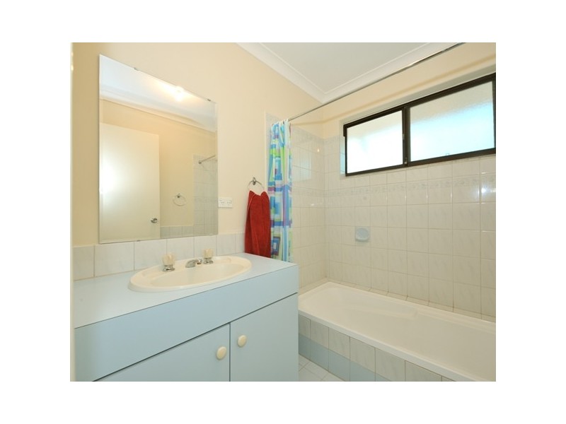 20 Kingsbridge Rd, Warnbro WA 6169