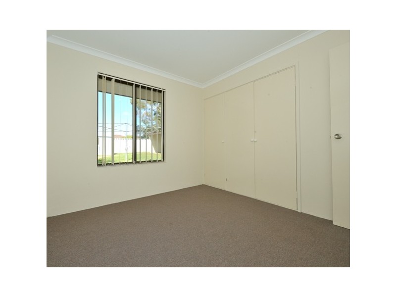 20 Kingsbridge Rd, Warnbro WA 6169