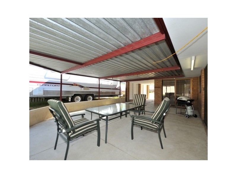 20 Kingsbridge Rd, Warnbro WA 6169