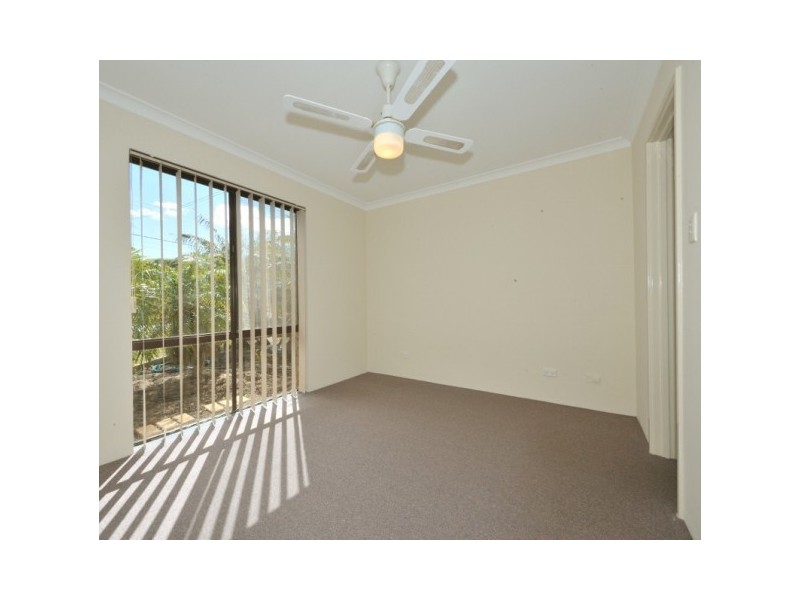 20 Kingsbridge Rd, Warnbro WA 6169