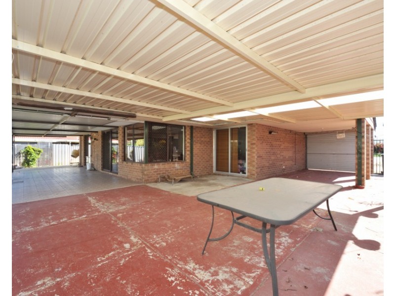 17 Erindoon Way, Waikiki WA 6169