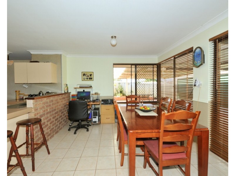 17 Erindoon Way, Waikiki WA 6169