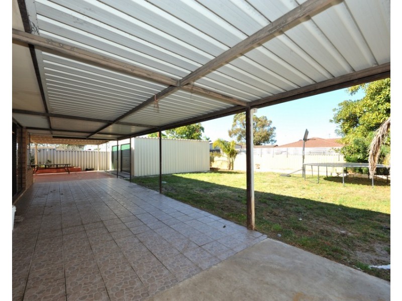 17 Erindoon Way, Waikiki WA 6169