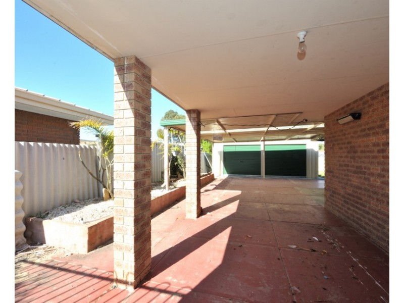 17 Erindoon Way, Waikiki WA 6169