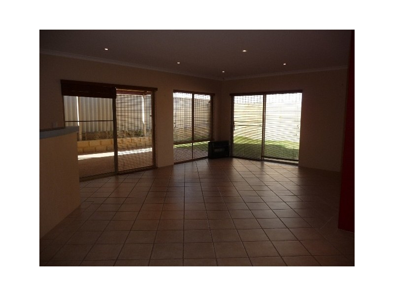 4 Hortonia Avenue, Secret Harbour WA 6173