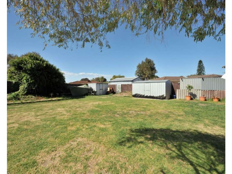 10 Mataitai Loop, Cooloongup WA 6168