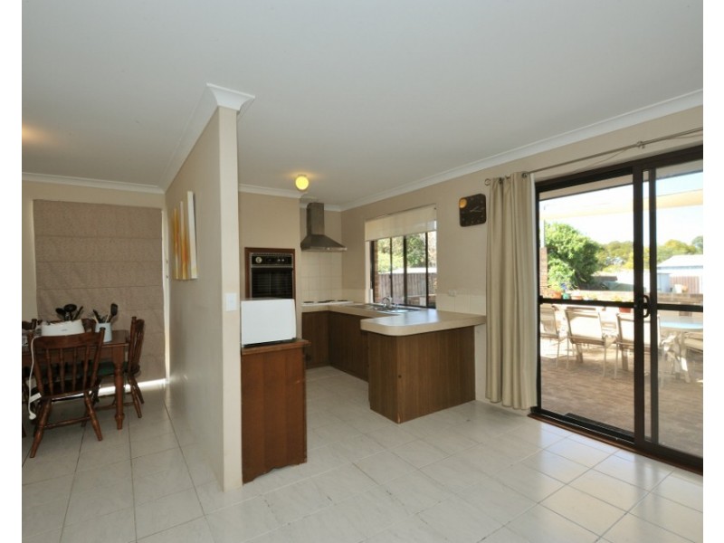 10 Mataitai Loop, Cooloongup WA 6168