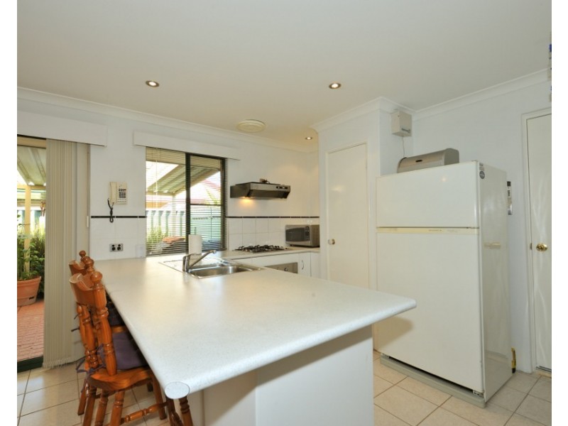 71 Endeavour Drive, Port Kennedy WA 6172