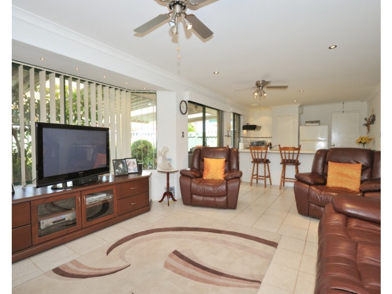 71 Endeavour Drive, Port Kennedy WA 6172