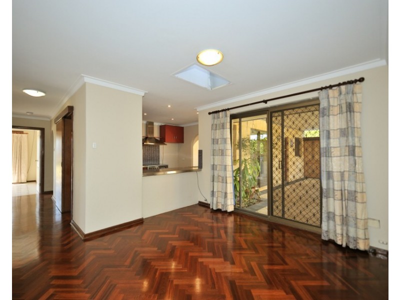 22 Kingston Way, Safety Bay WA 6169