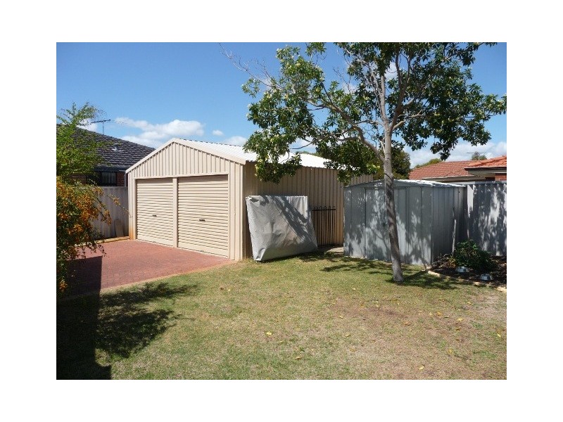 8 Cork Place, Warnbro WA 6169