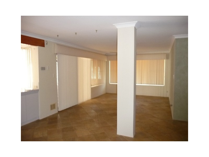 8 Cork Place, Warnbro WA 6169