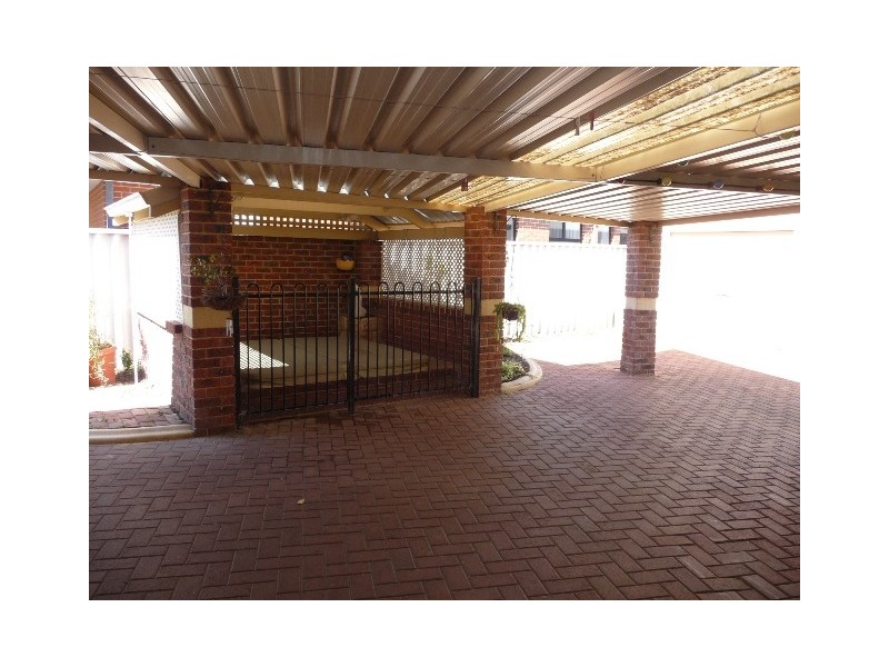 8 Cork Place, Warnbro WA 6169