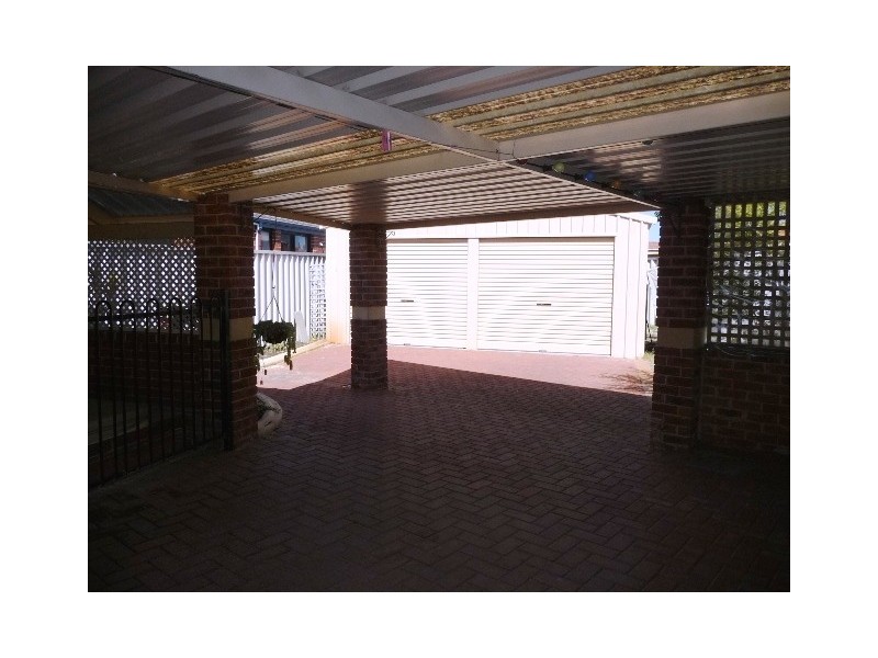 8 Cork Place, Warnbro WA 6169