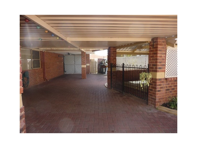 8 Cork Place, Warnbro WA 6169