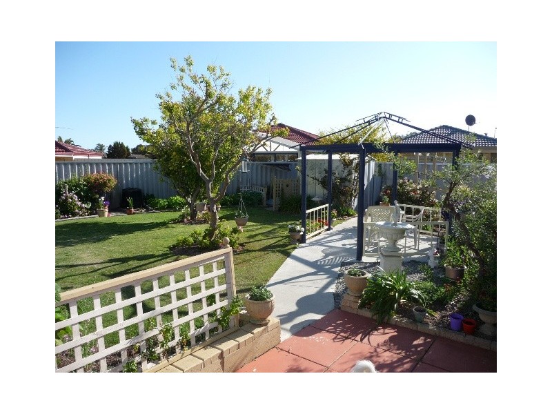 4 Paluma Court, Warnbro WA 6169