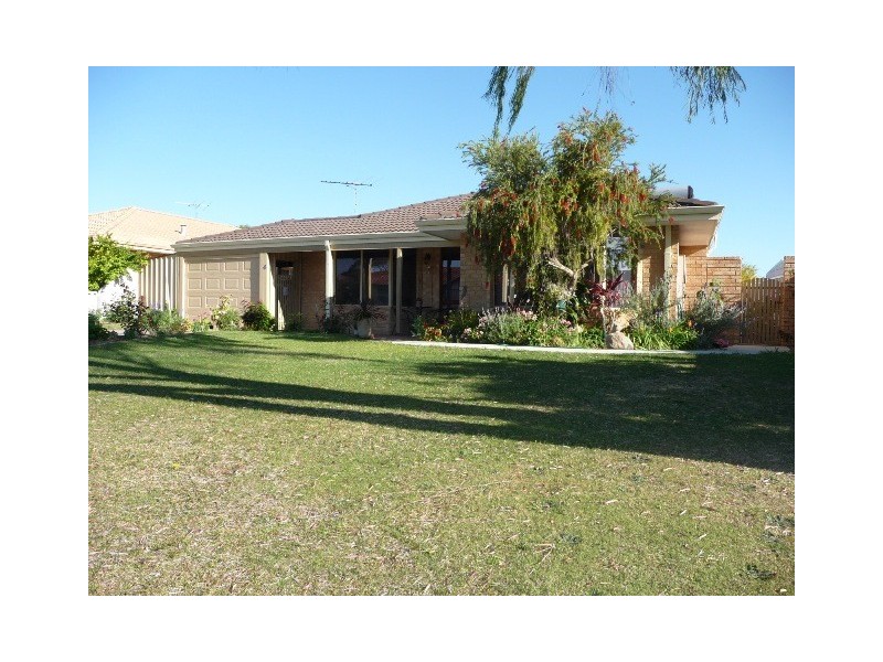 4 Paluma Court, Warnbro WA 6169