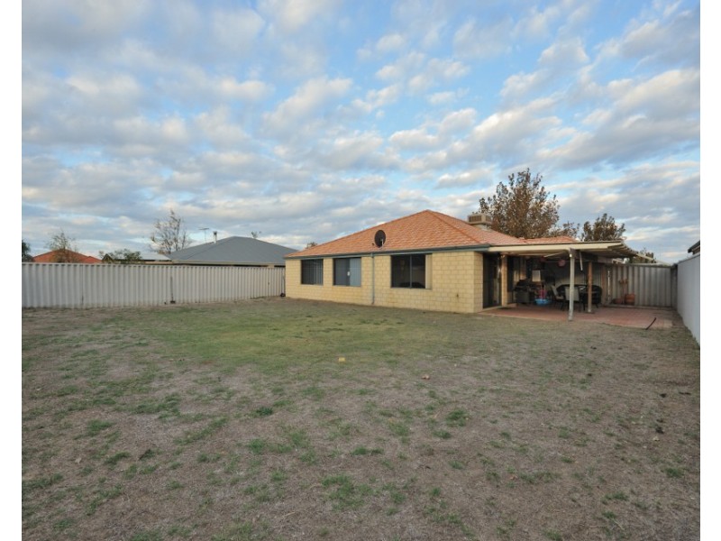 77 San Sebastian Blvd, Port Kennedy WA 6172