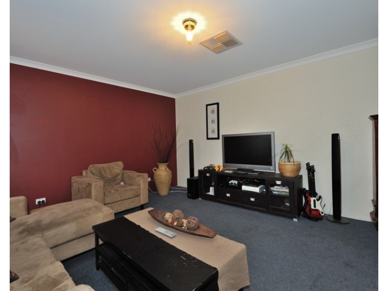 77 San Sebastian Blvd, Port Kennedy WA 6172