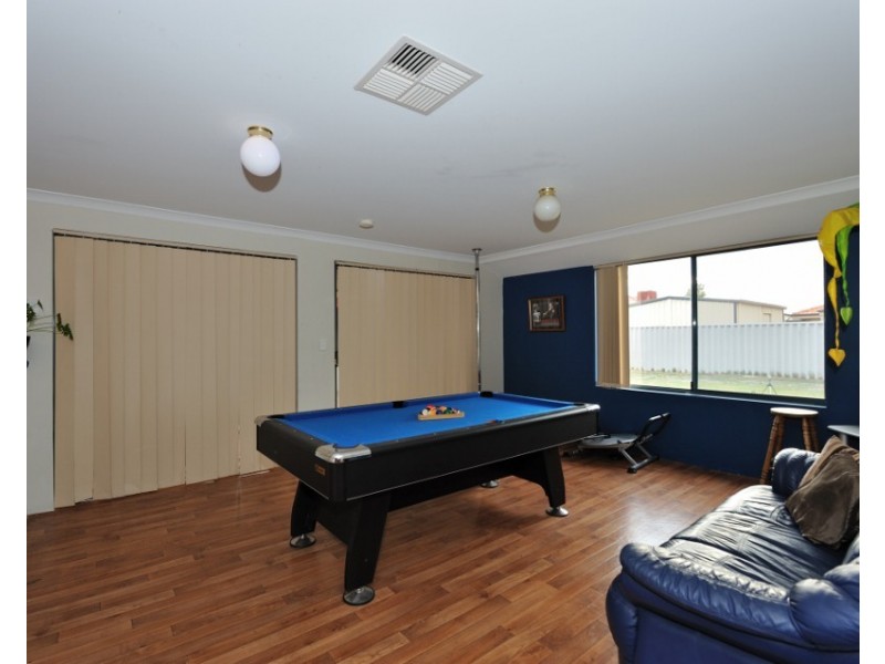 77 San Sebastian Blvd, Port Kennedy WA 6172