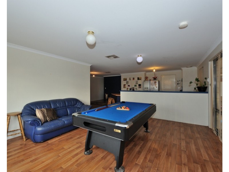 77 San Sebastian Blvd, Port Kennedy WA 6172