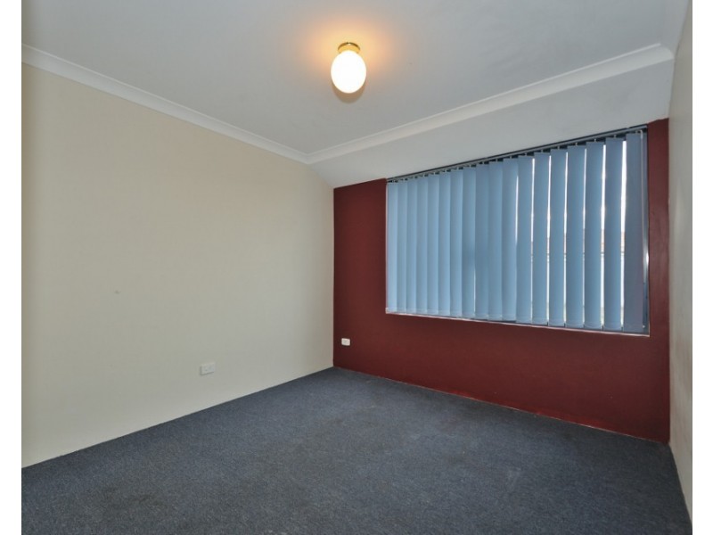 77 San Sebastian Blvd, Port Kennedy WA 6172