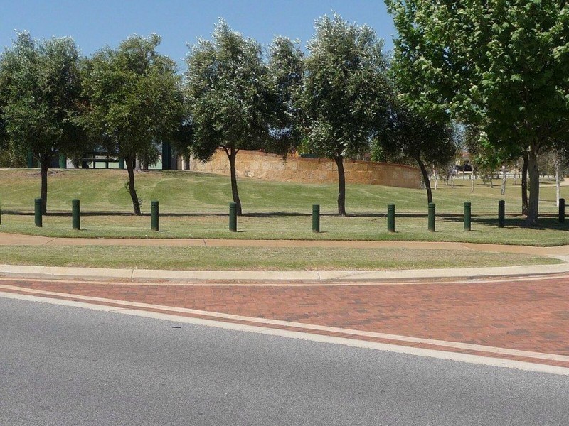 77 San Sebastian Blvd, Port Kennedy WA 6172