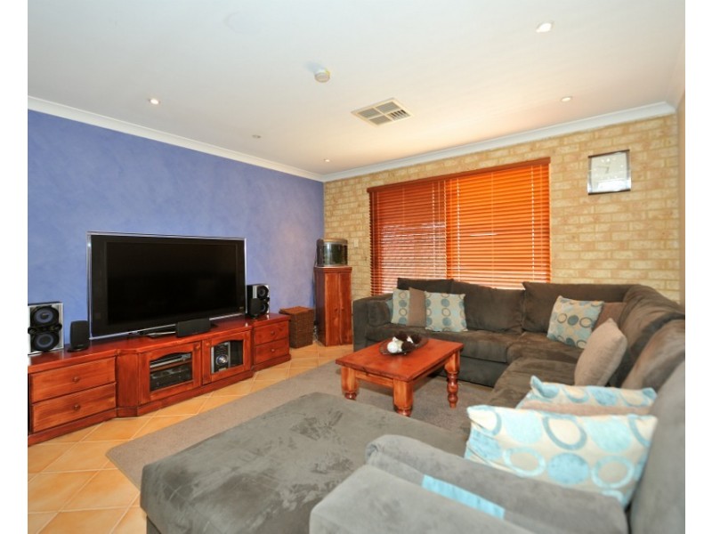 31 Azure Way, Warnbro WA 6169